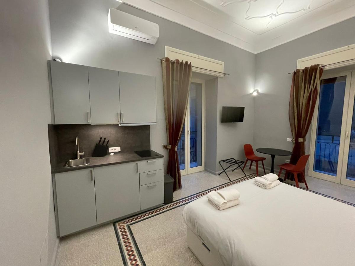 La Cornucopia Apartment เนเปิลส์ ภายนอก รูปภาพ