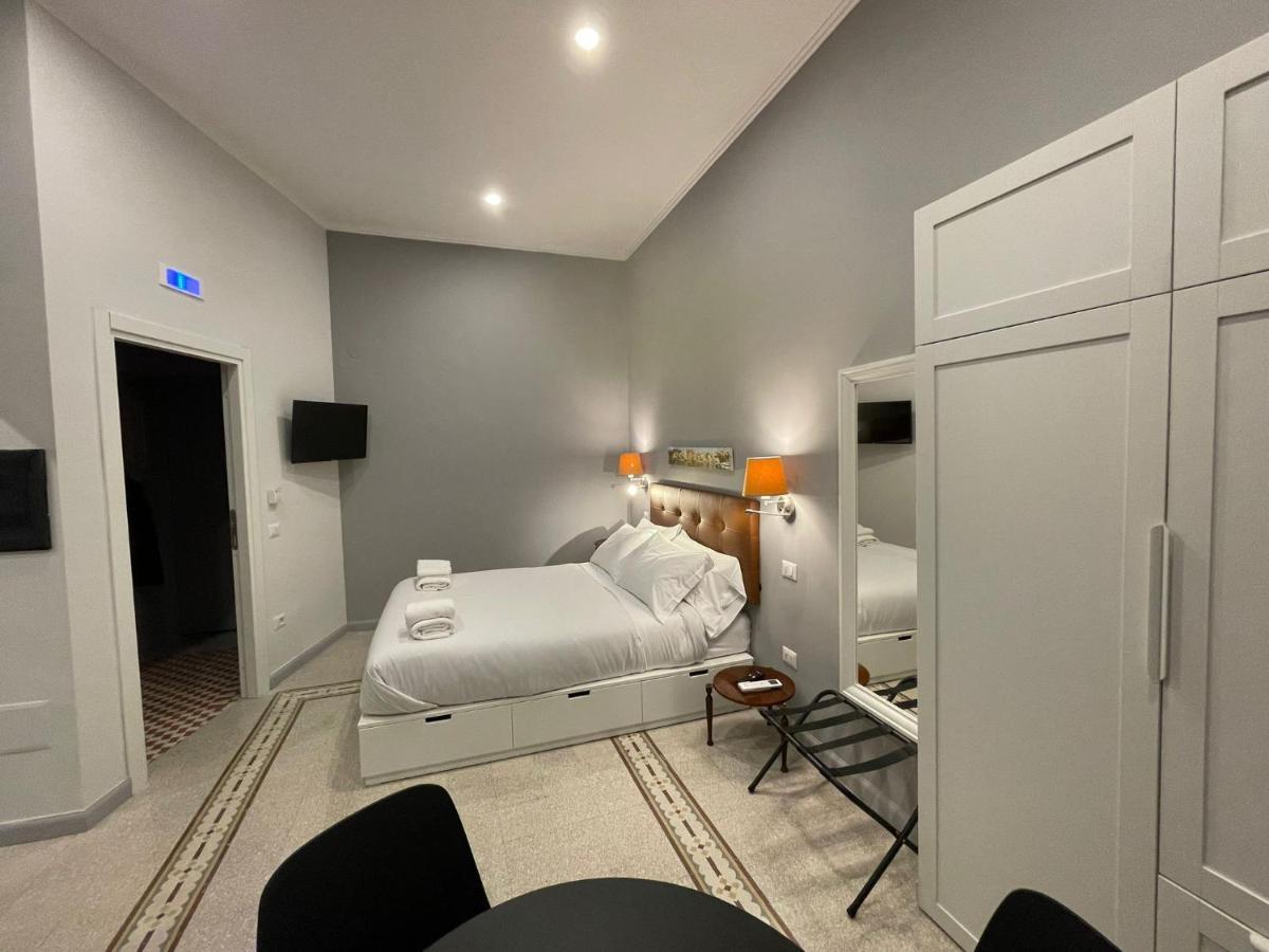 La Cornucopia Apartment เนเปิลส์ ภายนอก รูปภาพ